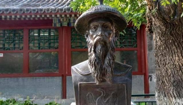 福全：顺治之子，康熙之兄，在康熙眼皮底下活42年，靠大智慧善终