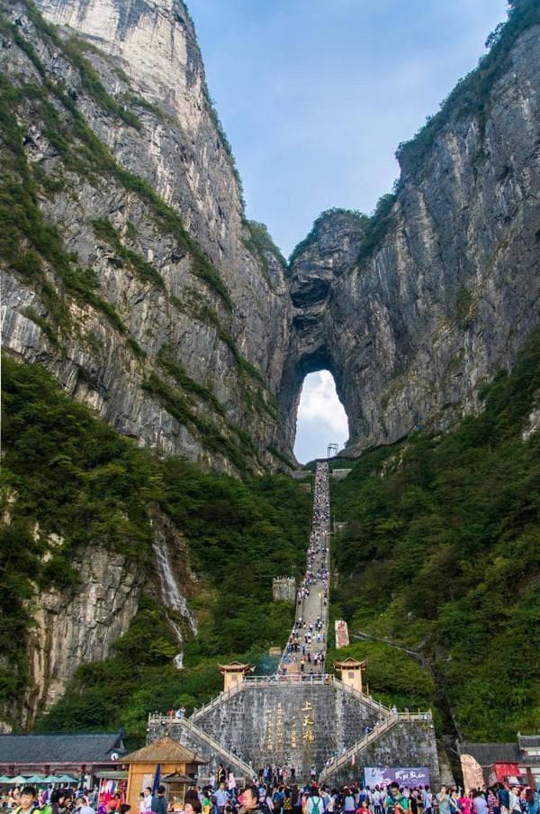 张家界旅游最佳季节：春秋季气候宜人，避开高温与寒冷