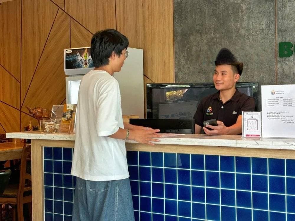 老挝，一个国家的财富被洗劫而空