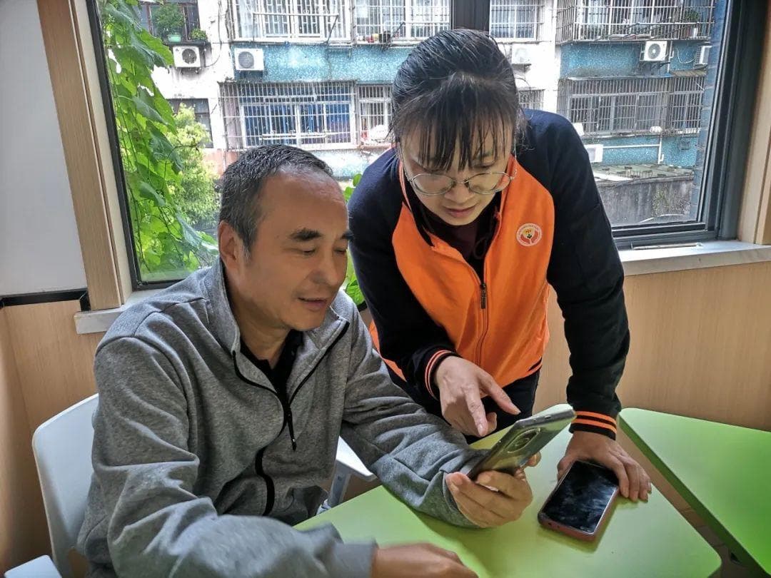 在家门口实现“快乐享老”，打通养老服务进社区的“最后一公里”