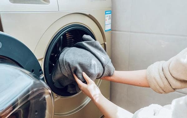 羽绒服清洗全攻略：这样洗更保暖、更持久！