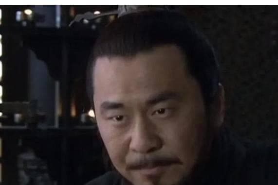 曹操白手起家，其军事实力是如何反超袁绍的？