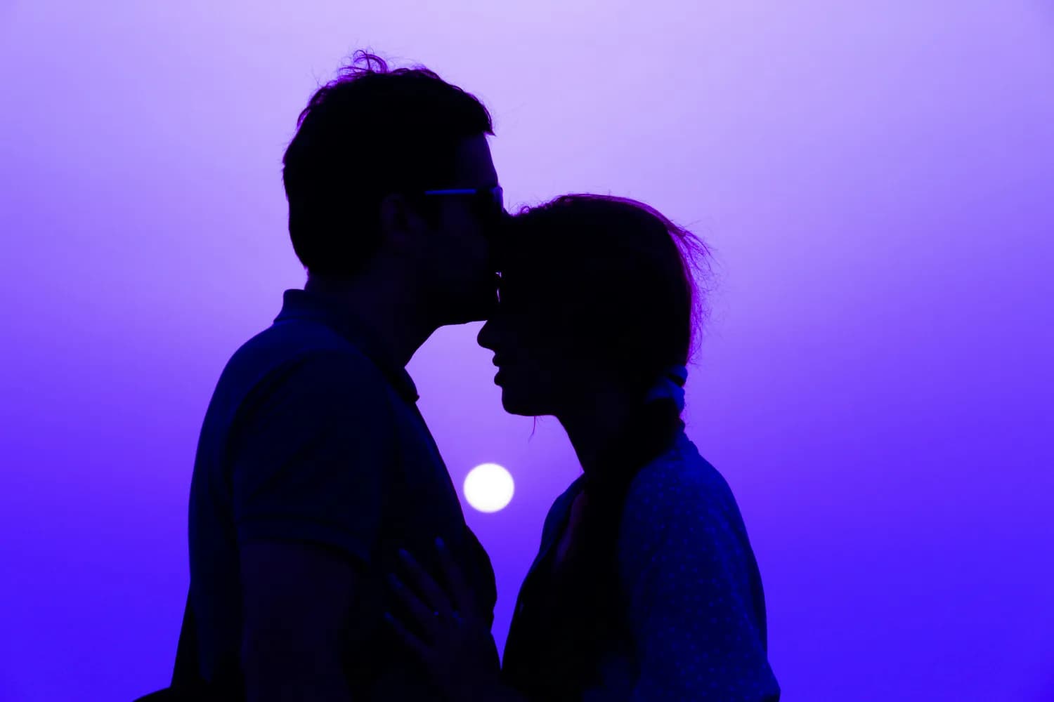 AI能否真正爱上人类？从《虚拟恋人》看AI情感的未来