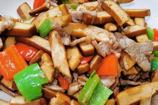 香干炒肉：一道承载千年文化的家常美味