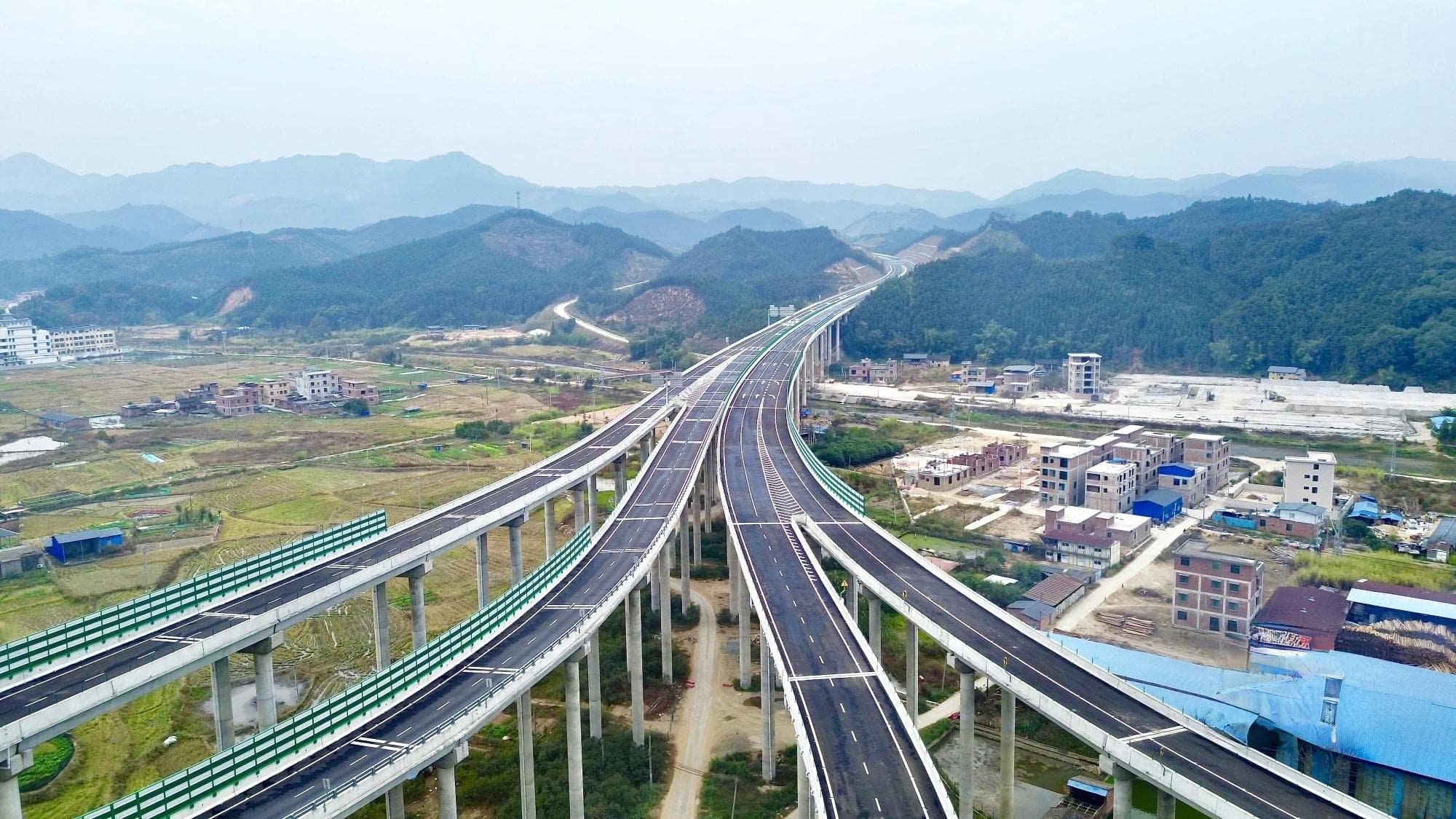 连山到贺州仅需一小时！连贺支线通车，粤桂省际快捷通道“+1”