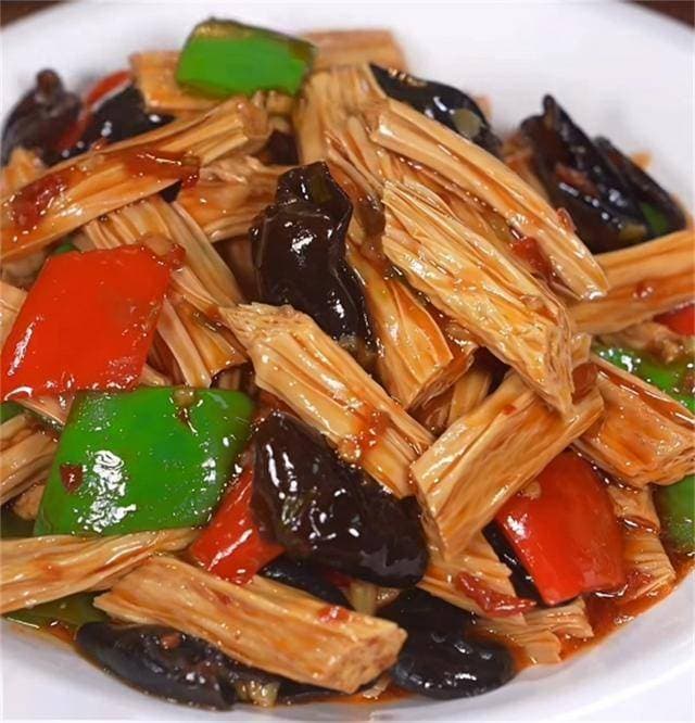 红烧腐竹的家常做法，家常美味轻松做！色香味俱全，快来学学吧！