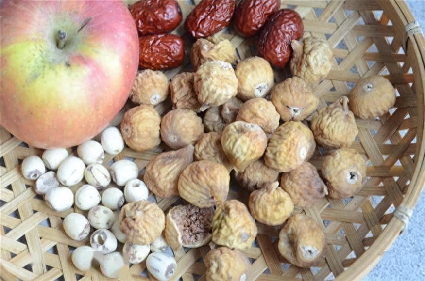 冬日暖心苹果煲：苹果与无花果等食材的完美搭配