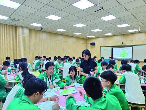 化州市实验中学：“马车”学校的突围