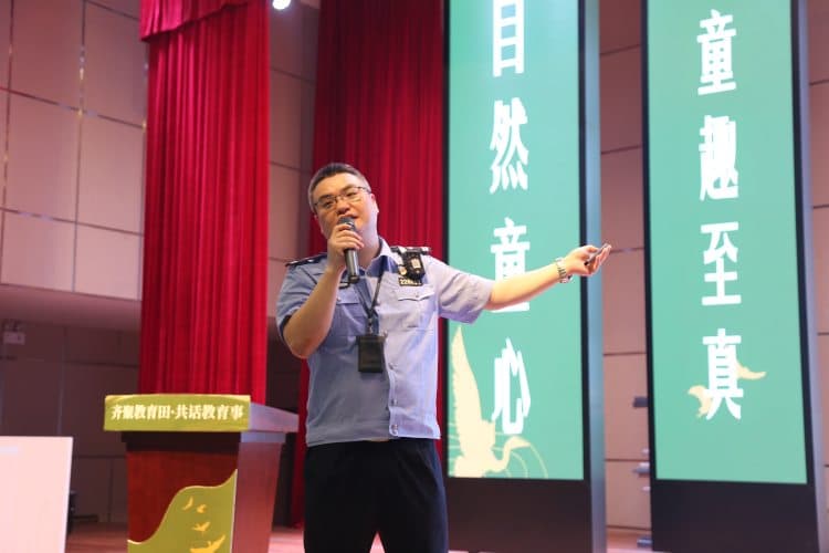 当发现危害国家安全行为时 你知道拨打哪个电话吗？
