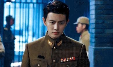 装酷耍帅就别演谍战剧了！让这5位男星告诉你，什么才叫真特工