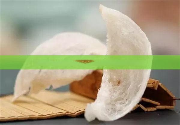 如何正确泡发燕窝以避免碎裂：技巧与步骤详解