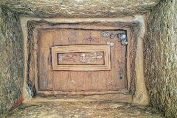 山西孝义发现大型东周至两汉墓地，出土2700余件文物
