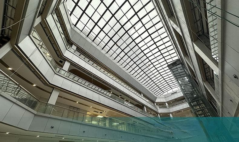 滑动式采光顶：让建筑与自然光完美交融