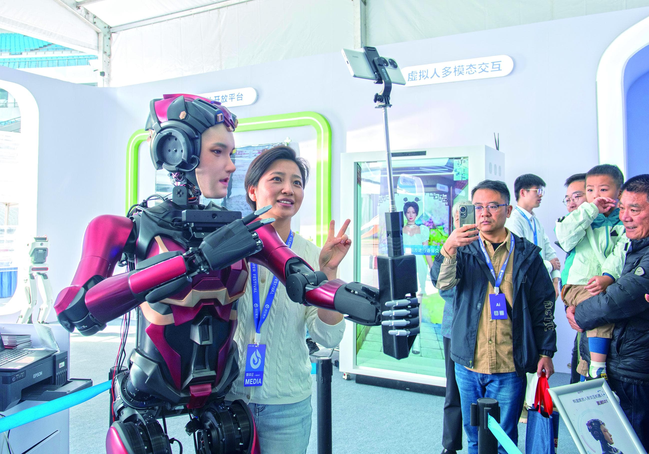中国AI实现重大突破：大模型数量性能双超美国