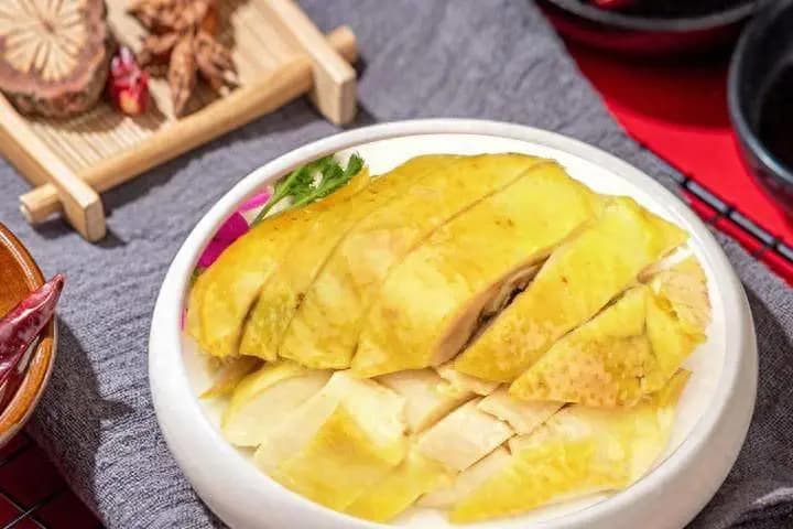 两广人究竟有多爱白切？只要是块肉都要白切，吃席不能没有白切！