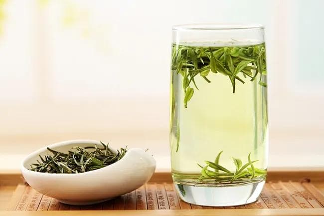 揭秘茶饮对睡眠的影响：为何有人难以入睡，有人却睡得香甜？