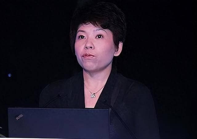 乒坛女皇邓亚萍：从世界冠军到剑桥博士，再到公益先锋