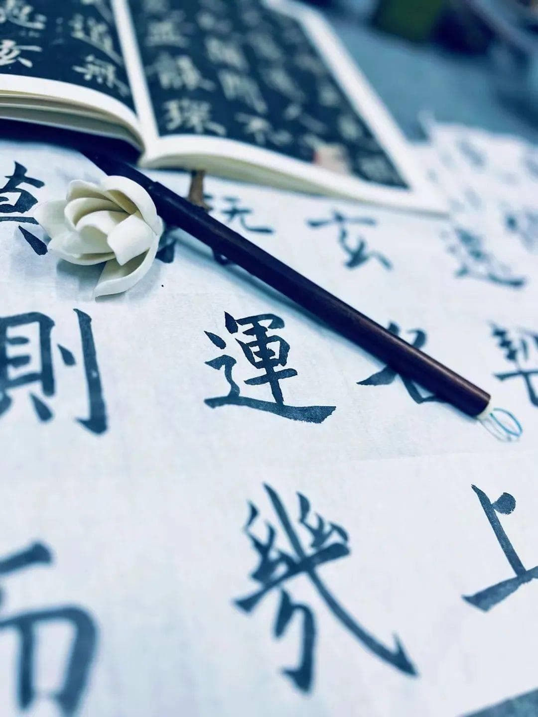活着的力量：余华笔下的生命哲学