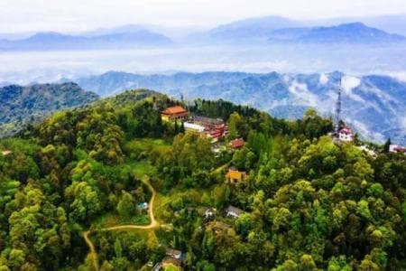 丹景山风景名胜区：AAAA级景区，天彭牡丹与历史遗迹交相辉映