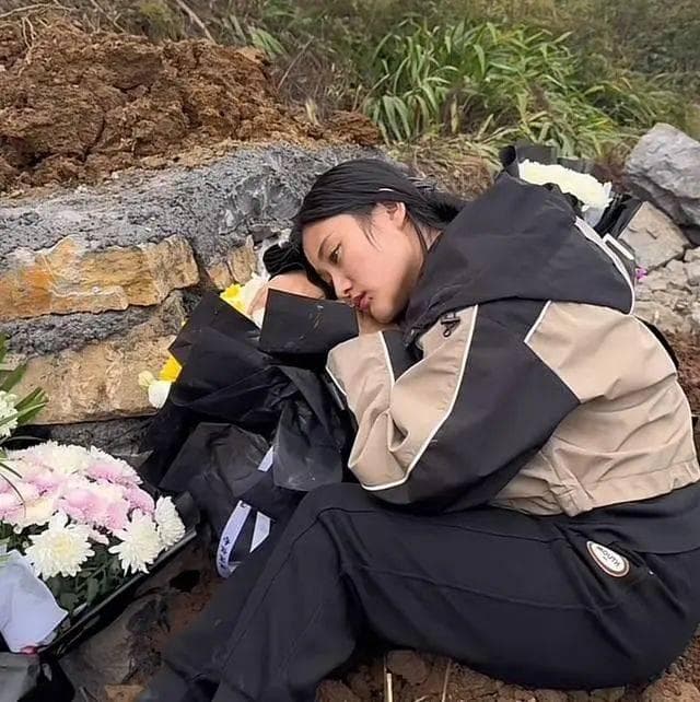 唐三妹悼念阿奎引热议，粉丝激增200万背后的故事