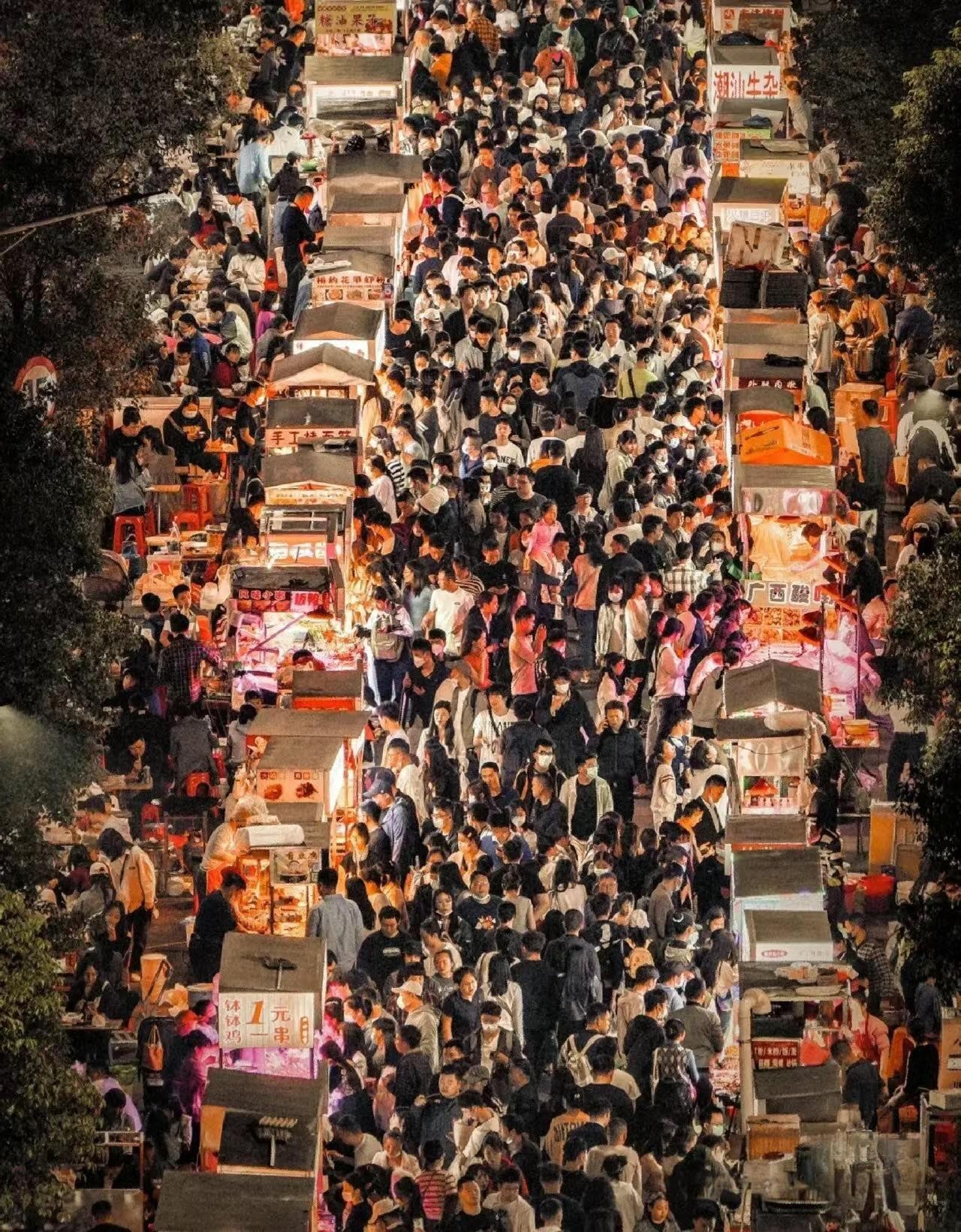 深圳7大夜市全攻略：地铁直达，美食荟萃！