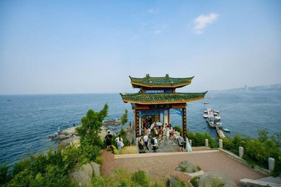 烟台山暑期游迎高峰，感受山、海、城、港特色景观