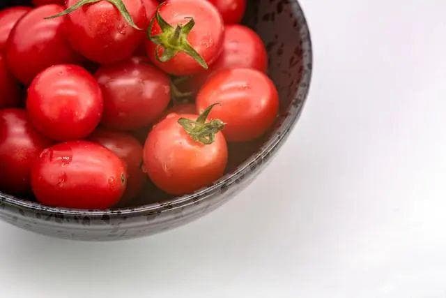 孕妇食用小番茄全指南：营养价值、注意事项与禁忌