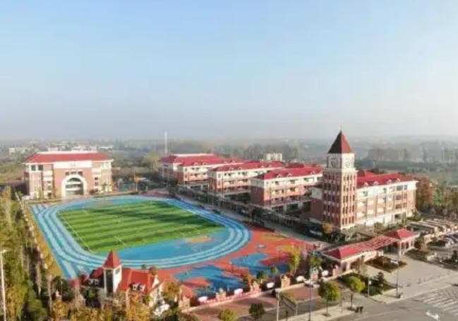 书包减重、作业"熔断"，武汉多区"双减"引热议，专家：家长需改变教育观念