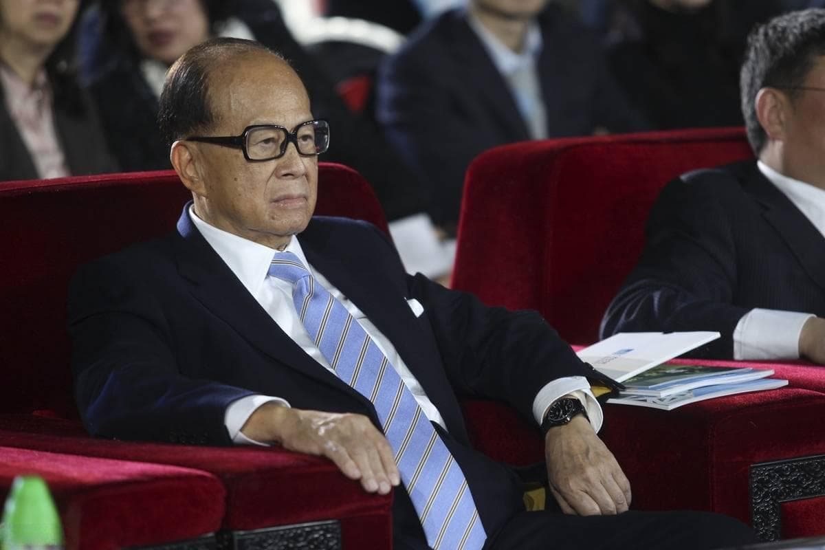 李嘉诚出售港口的商业逻辑：避险与转型的“超人”本色