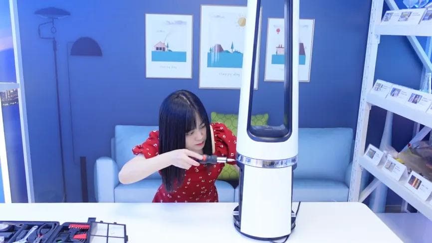 流体力学揭秘无叶风扇：空气放大效应与伯努利原理