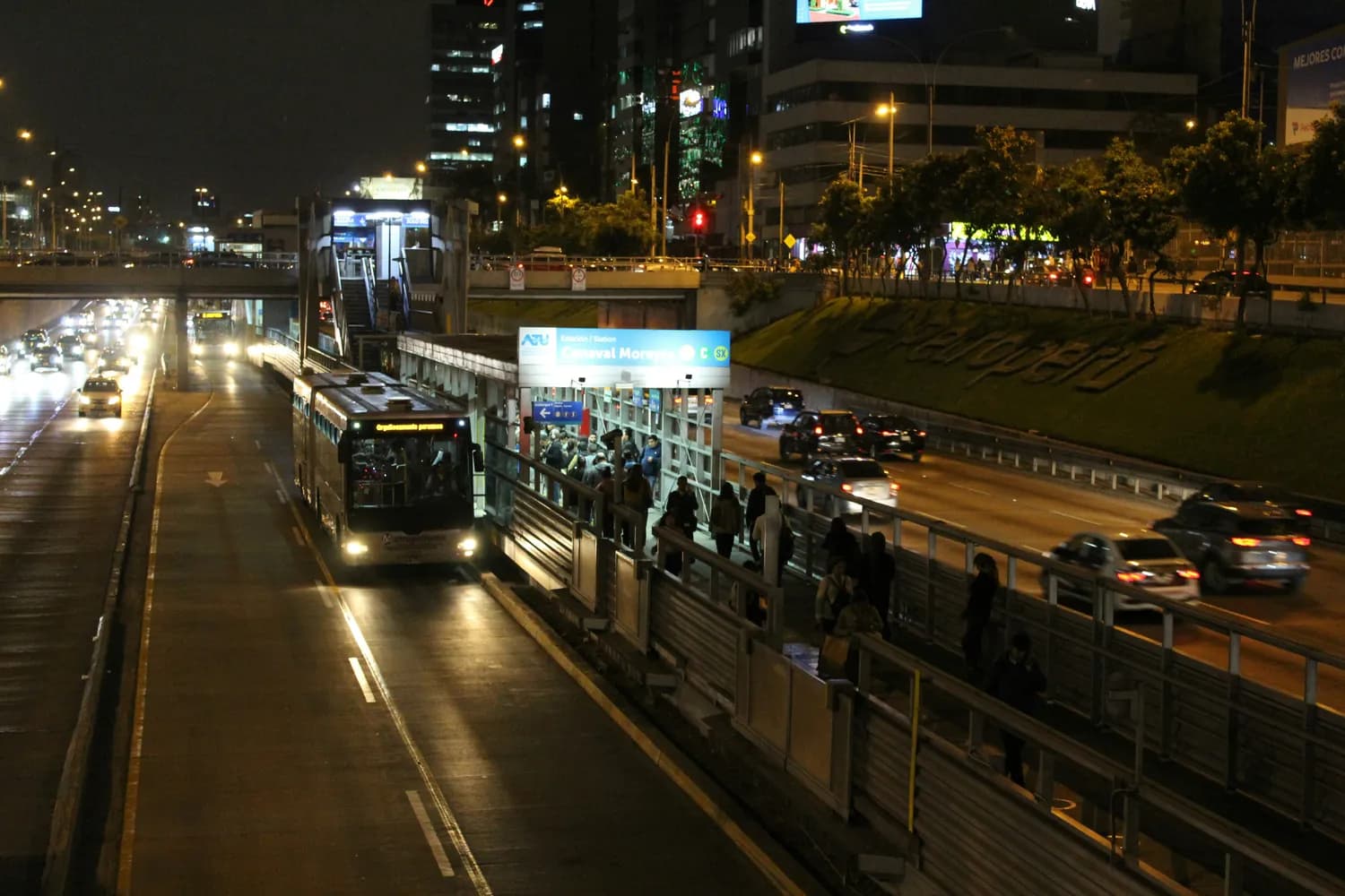 春熙路到双流机场：2元公交vs 50元打车，怎么选？