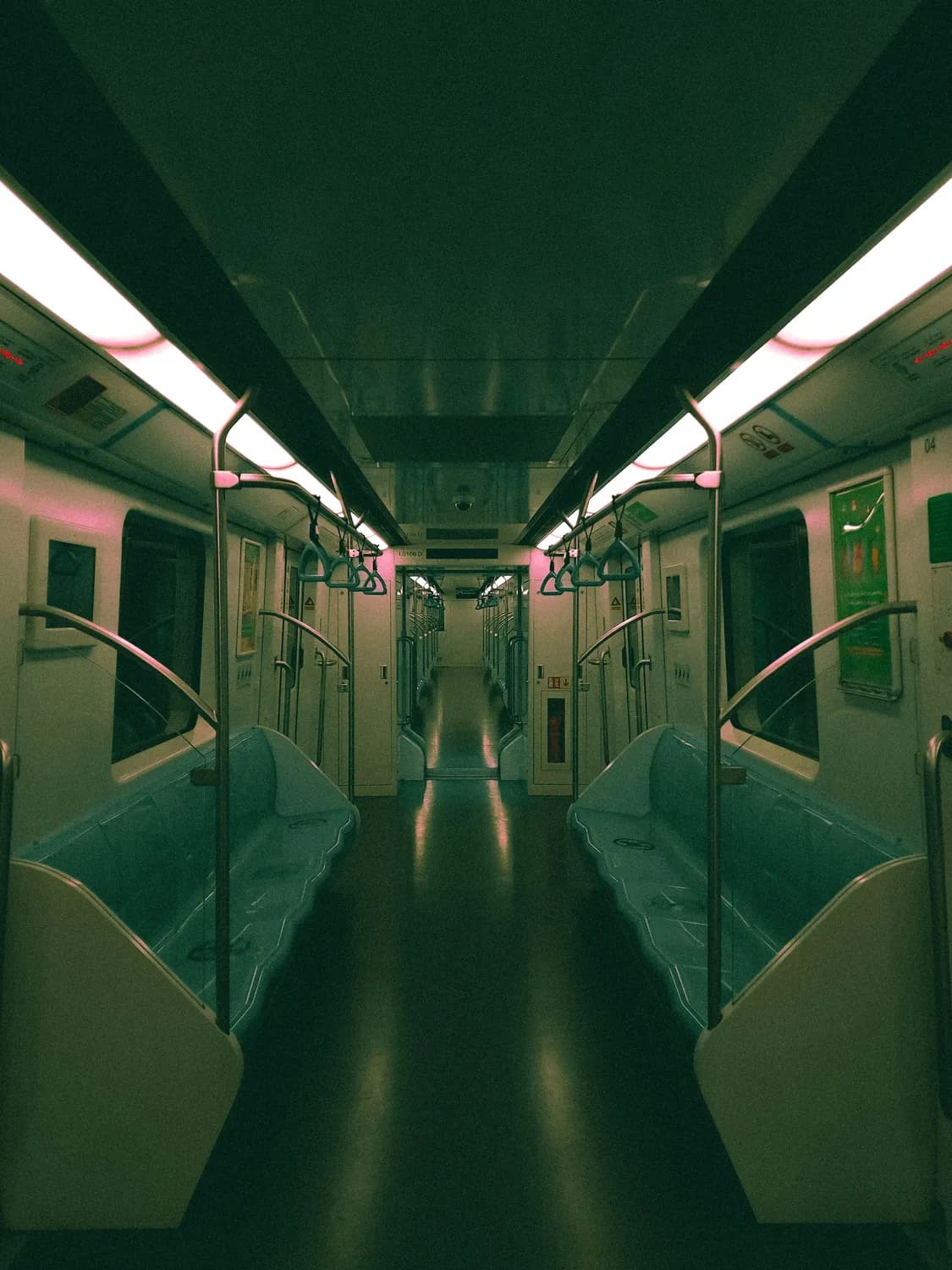 春运绿皮火车：重温《七月与安生》的经典回忆