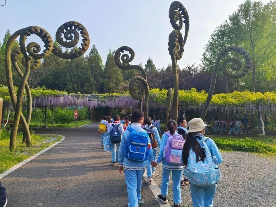 中小学研学怎么避免“只旅不研”？可以出上海吗？一文看懂