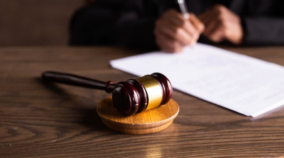 电脑被家长砸坏怎么办？赔偿流程与金额计算全解析