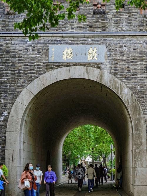 漫步杭州城门鼓楼，感受千年古都的历史韵味