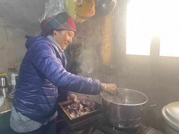 一口口“高原锅”走进千家万户，暖了胃、聚了心
