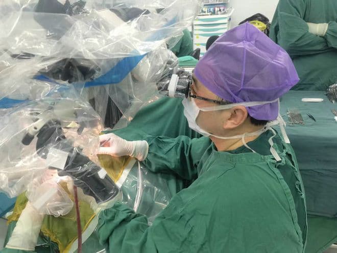 七旬老人右耳病痛半年 专家提醒：中耳胆脂瘤不是“瘤”，但很危险！