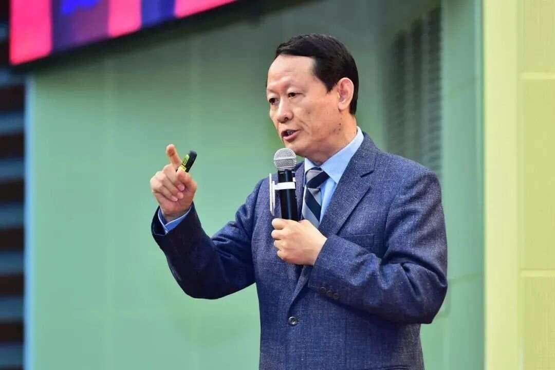让教师成为自己的CEO：促进教师专业成长的五大策略
