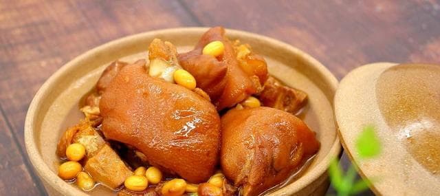 清炖猪脚完全攻略：15个步骤做出美味胶原蛋白汤