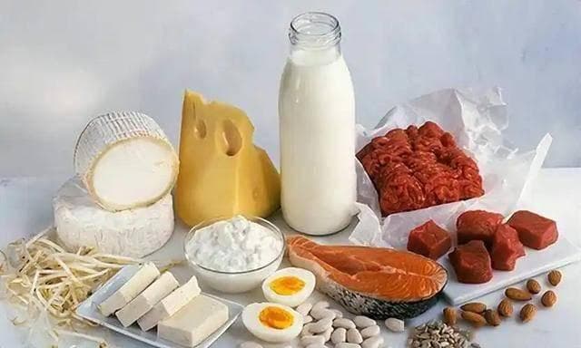 医生提醒：上了 60 岁的中老年人，这4类食物要少吃