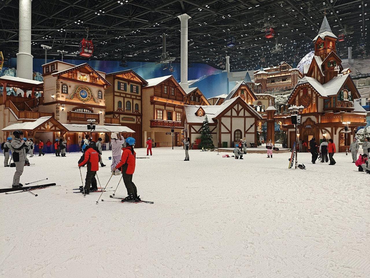 杭州新建最大室内滑雪场，长三角冰雪产业加速布局