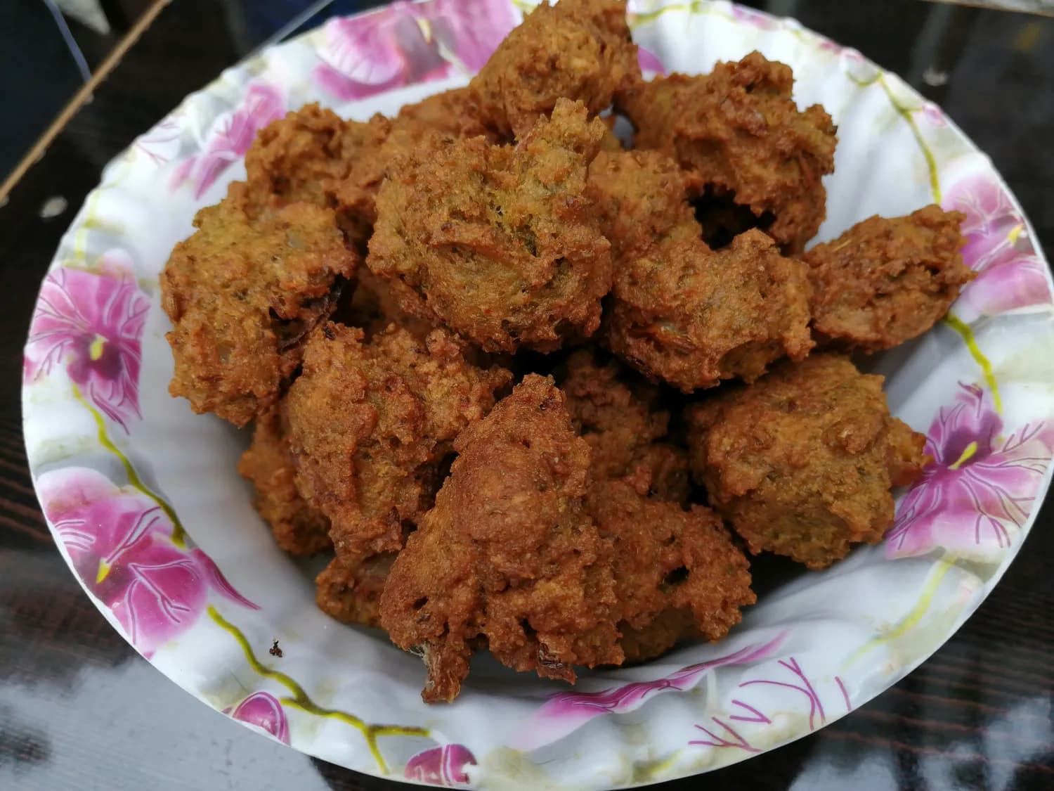 元旦家庭聚餐：一起炸酥肉的乐趣