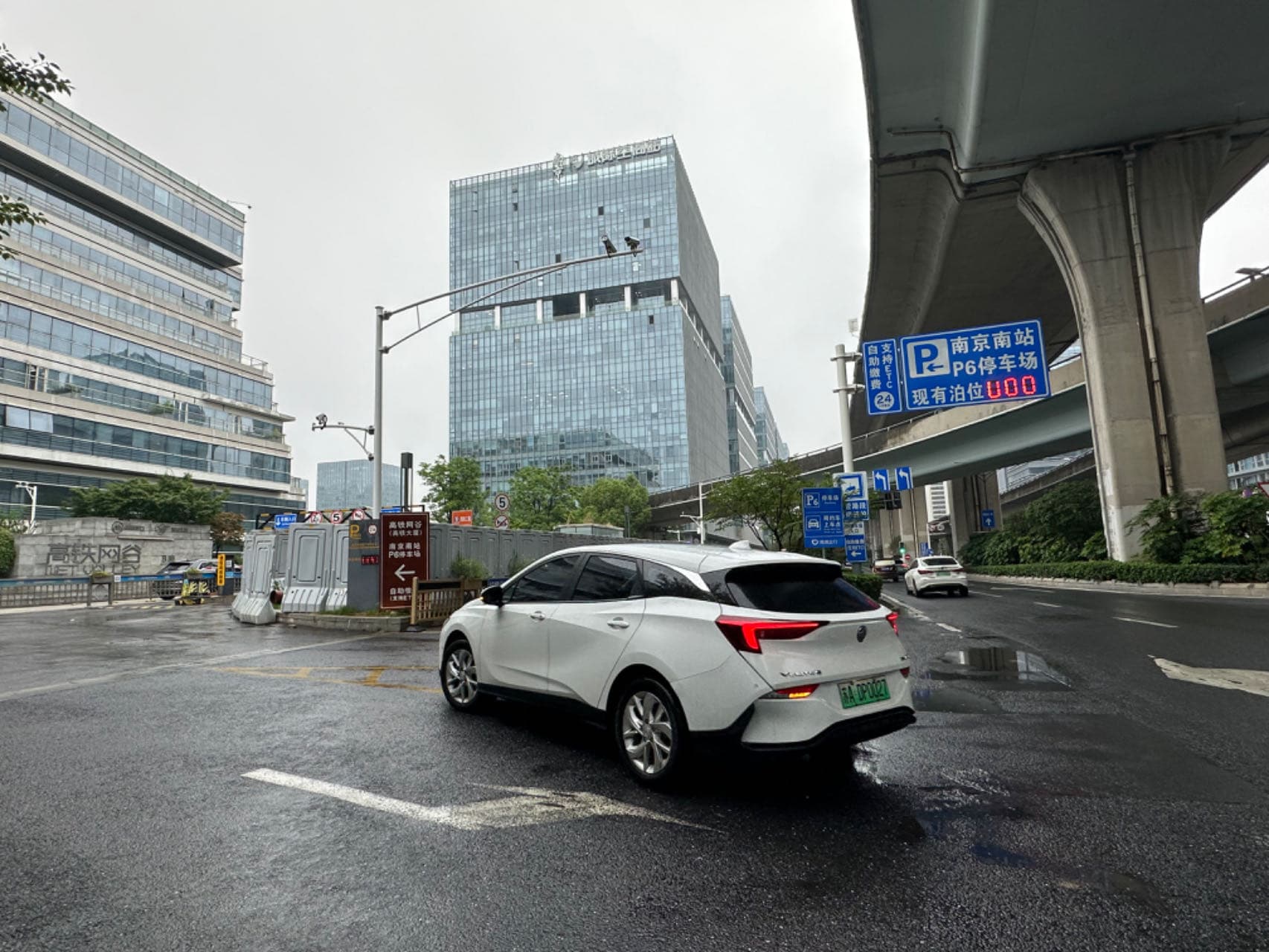 南站智慧出行新场景，数据知识产权让停车“有图可依”