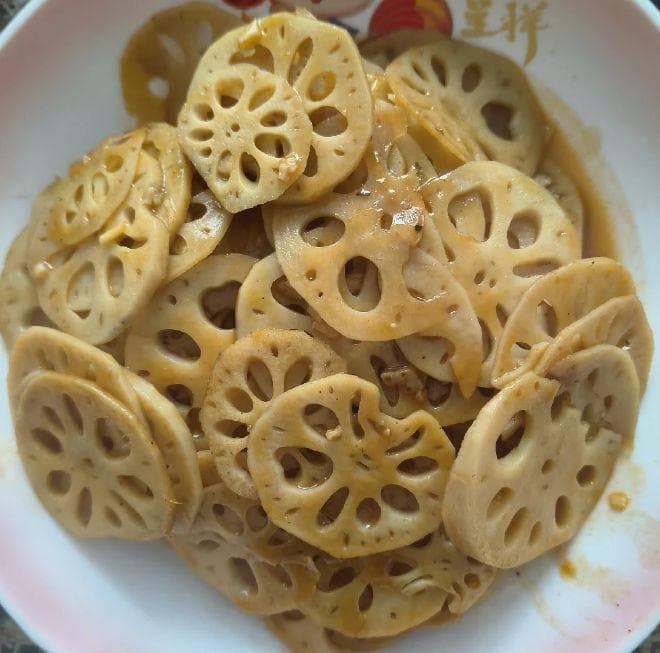 香醋浸透脆藕，甜蜜滋味扑鼻——糖醋藕片