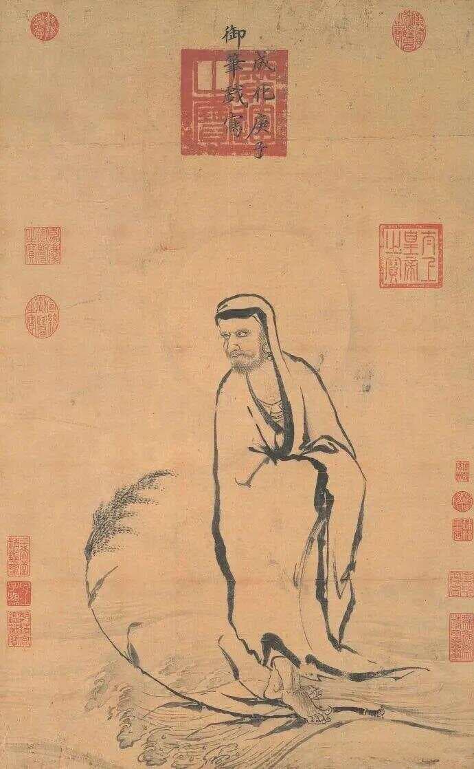 明成化青花外海石榴纹内梵文卧足碗：历史、艺术与价值的璀璨明珠