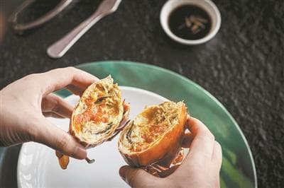 黄油蟹：广东特色美食的稀有与珍贵