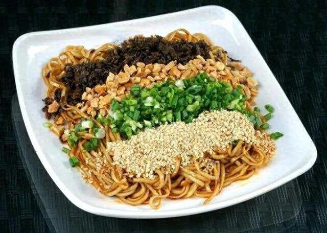 四川宜宾十大名吃：从燃面到凉糕，舌尖上的美食宝藏
