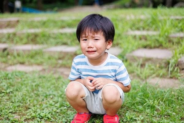 孩子情绪失控时，家长该如何应对？这些建议值得参考