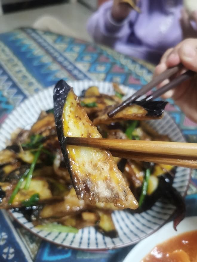 风味茄子：外酥里嫩的家常美味