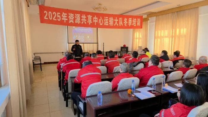 大庆交警：织密安全网护航春运 铺就平安路温暖归程